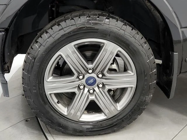 Used 2020 Black Ford Lariat image 39