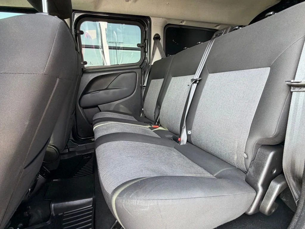 Used 2021 Black Ram SLT image 21