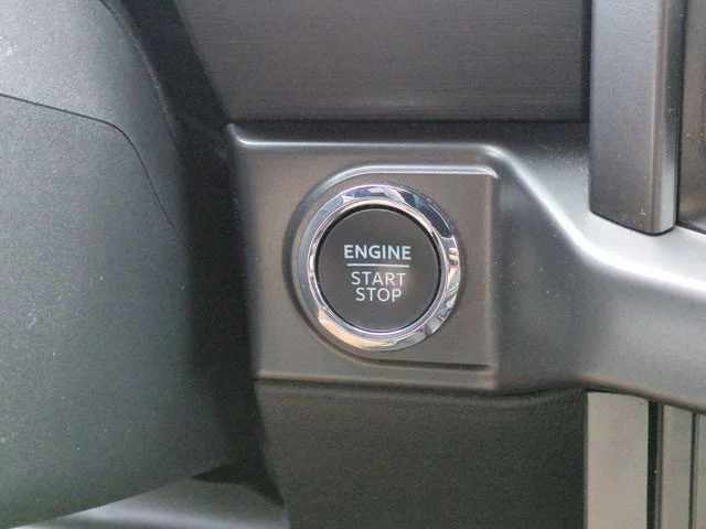 Used 2024 Blue Ford XLT image 26