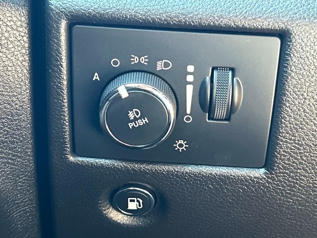 Used 2021 Black Jeep Laredo X image 31