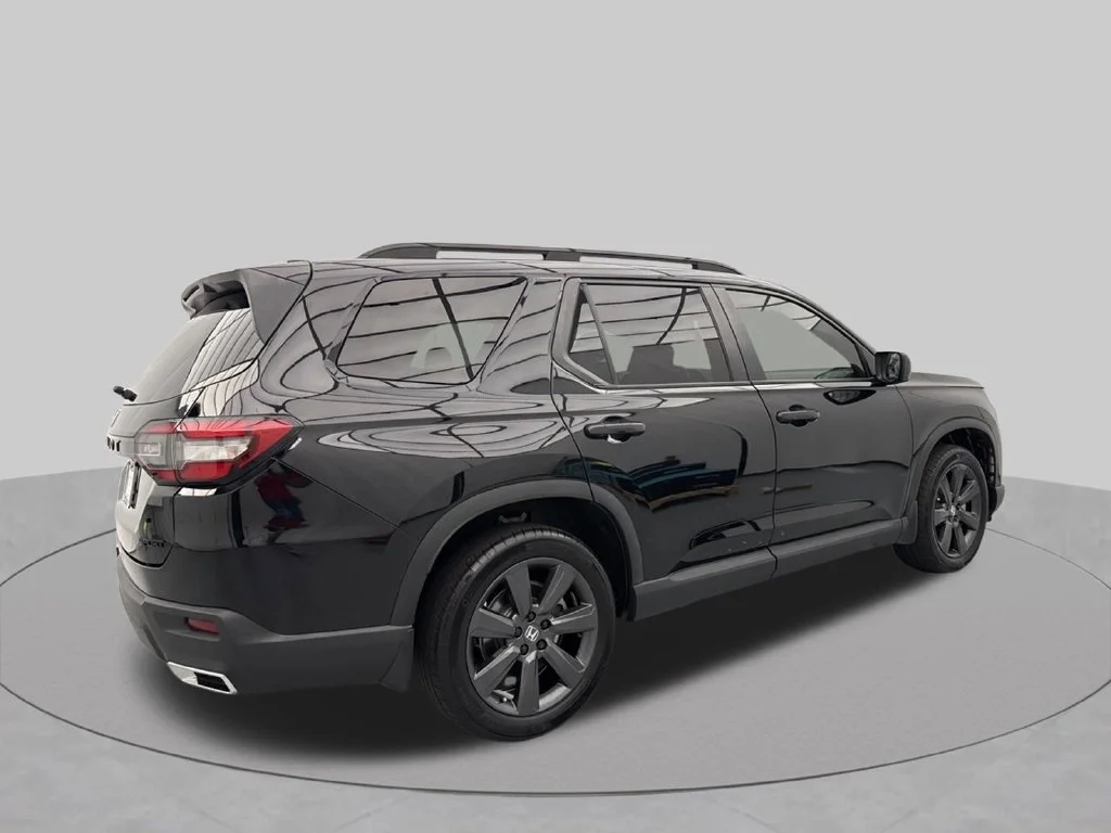 2025 Honda Pilot SPORT SUV Slide 11