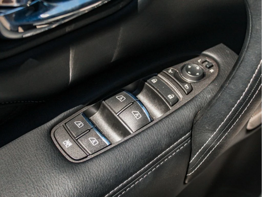 Used 2023 Moonstone White INFINITI SENSORY image 9