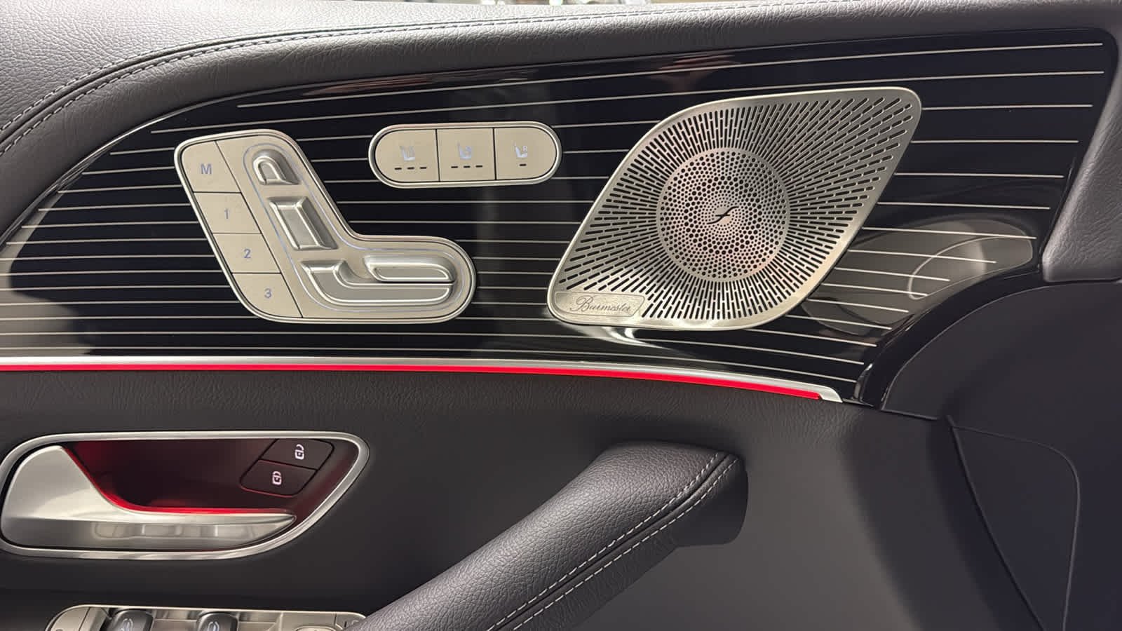 New 2026 MANUFAKTUR Alpine Grey Mercedes-Benz GLE 580 image 17