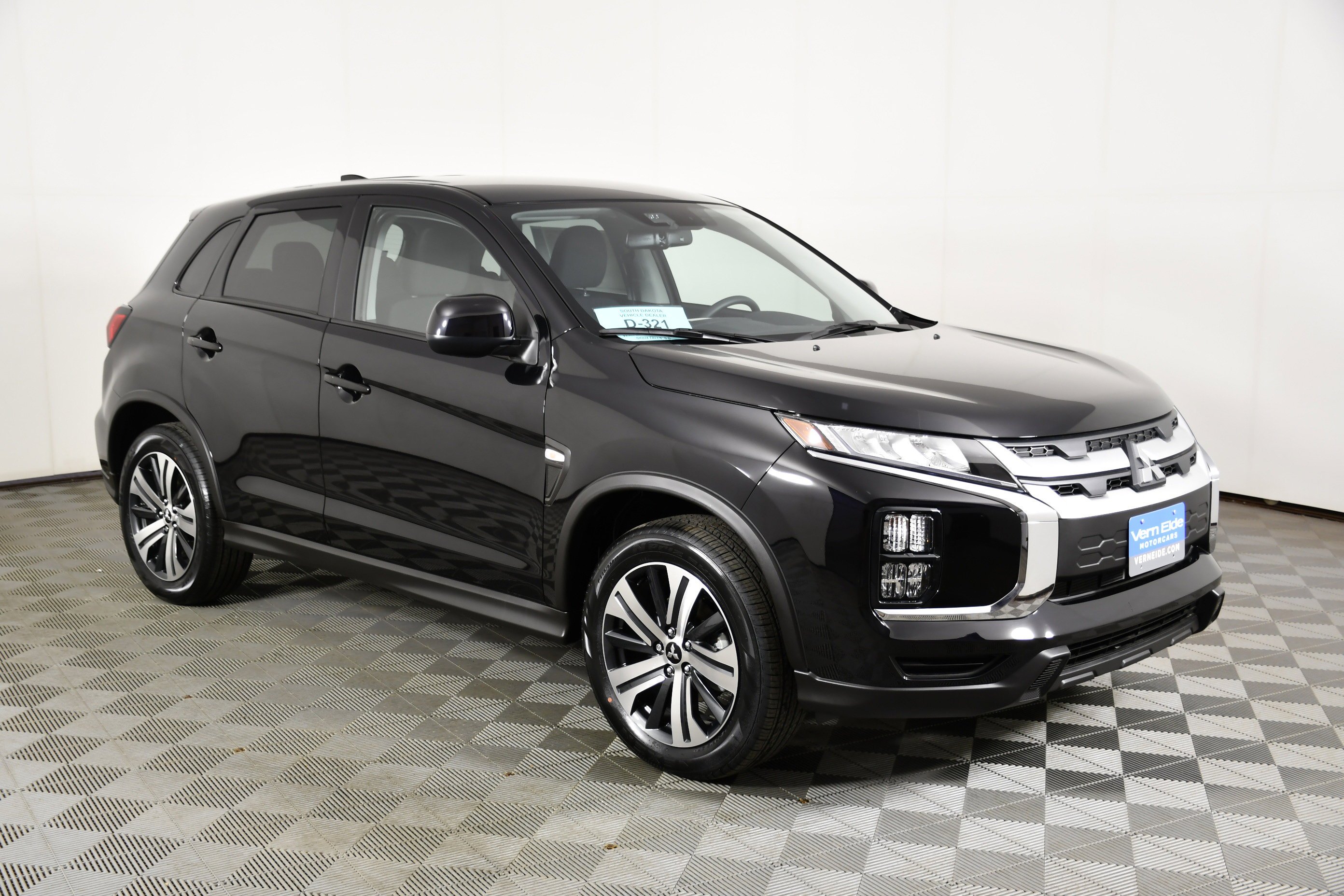 New 2026 Labrador Black Pearl Mitsubishi ES image 4