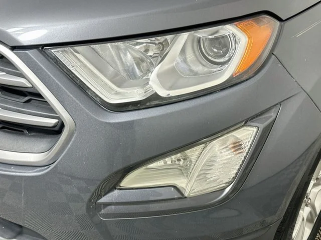Used 2020 Blue Ford SE image 22