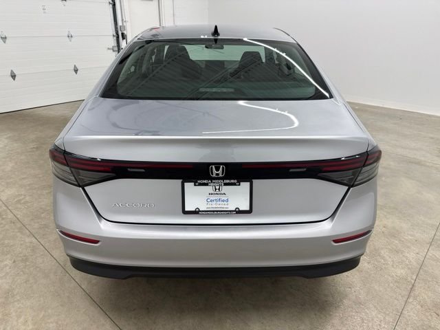 Certified Used 2025 Solar Silver Metallic Honda SE image 6