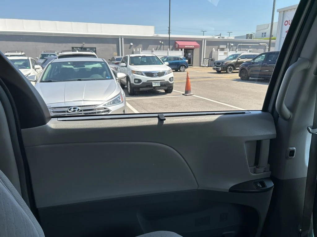 Used 2016 Silver Toyota LE image 17