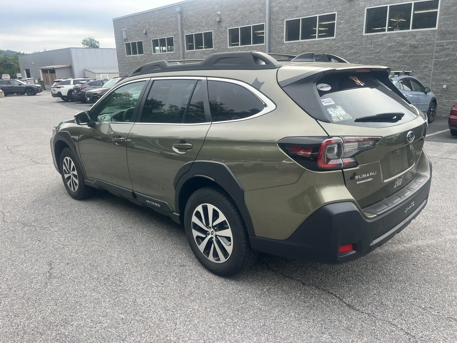 Used 2025 Autumn Green Metallic Subaru Premium image 7