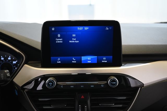 Used 2021 White Ford SE image 5