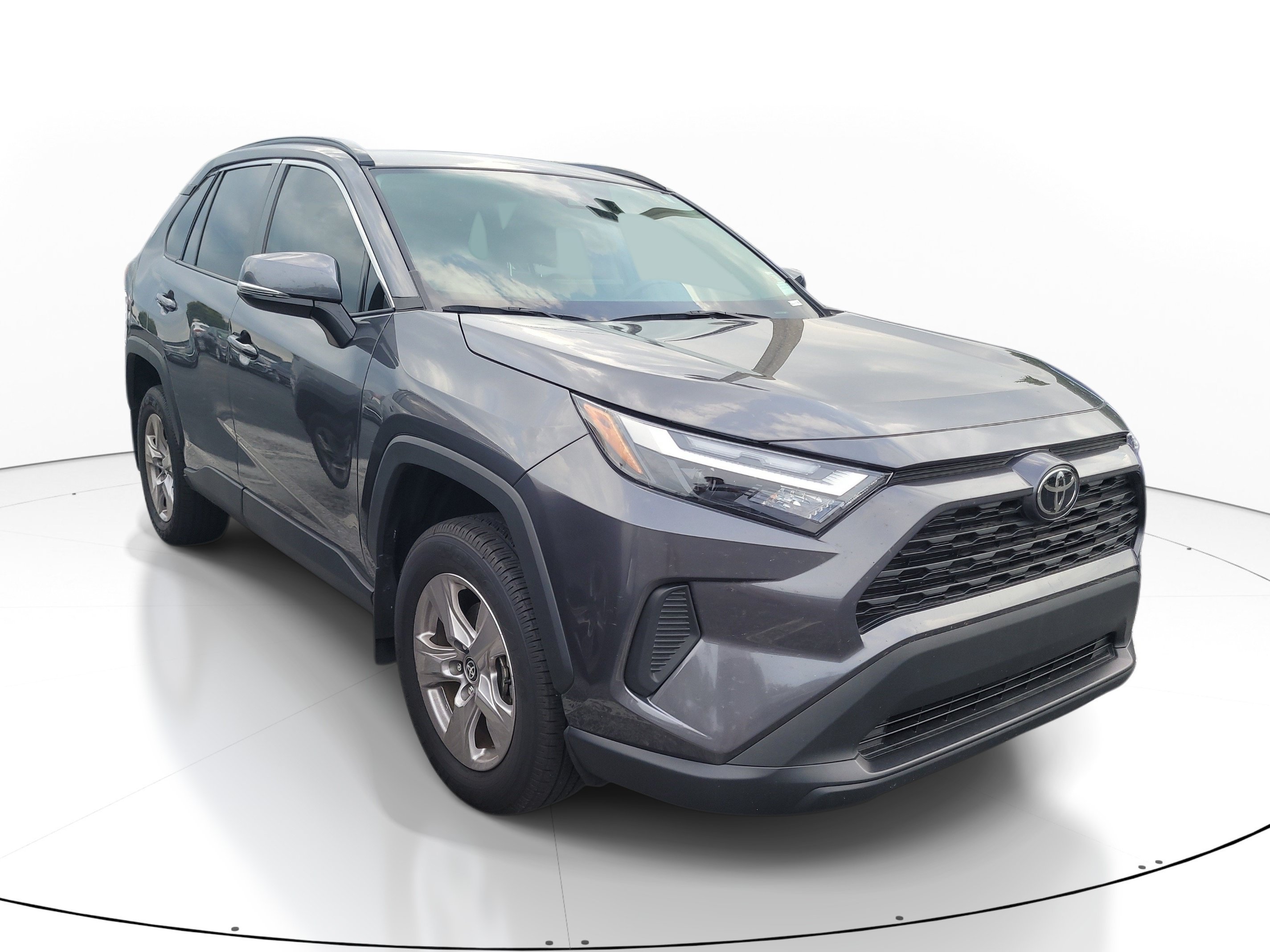 Used 2025 Magnetic Gray Metallic Toyota XLE image 1