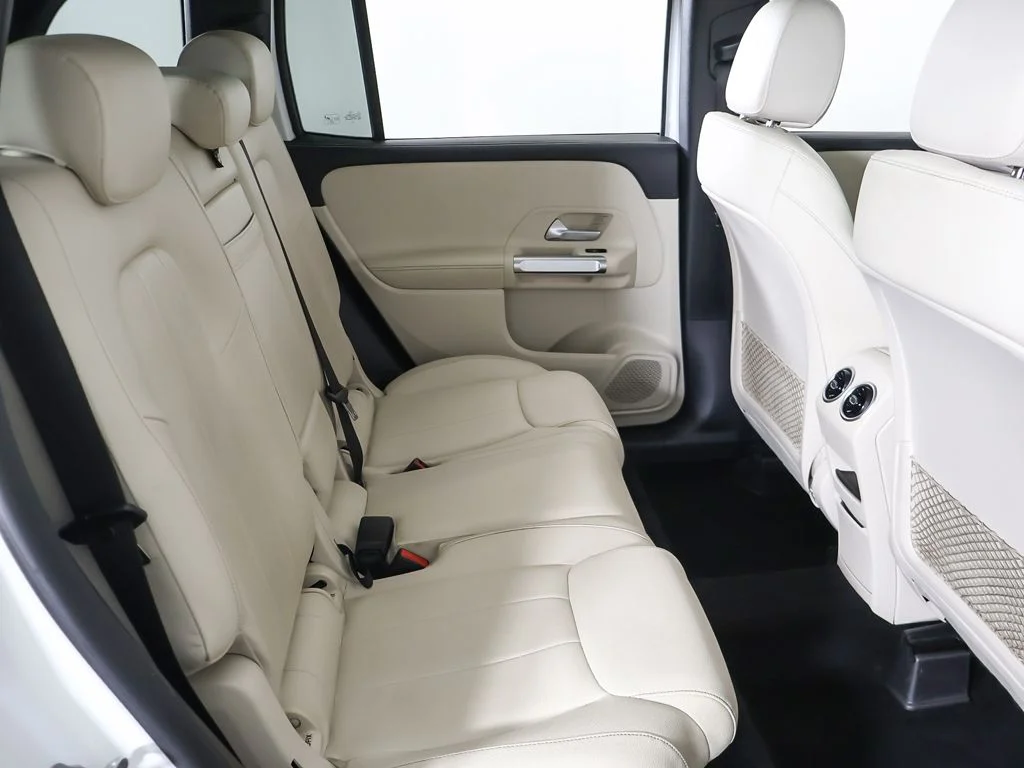Used 2022 Polar White Mercedes-Benz GLB 250 image 35