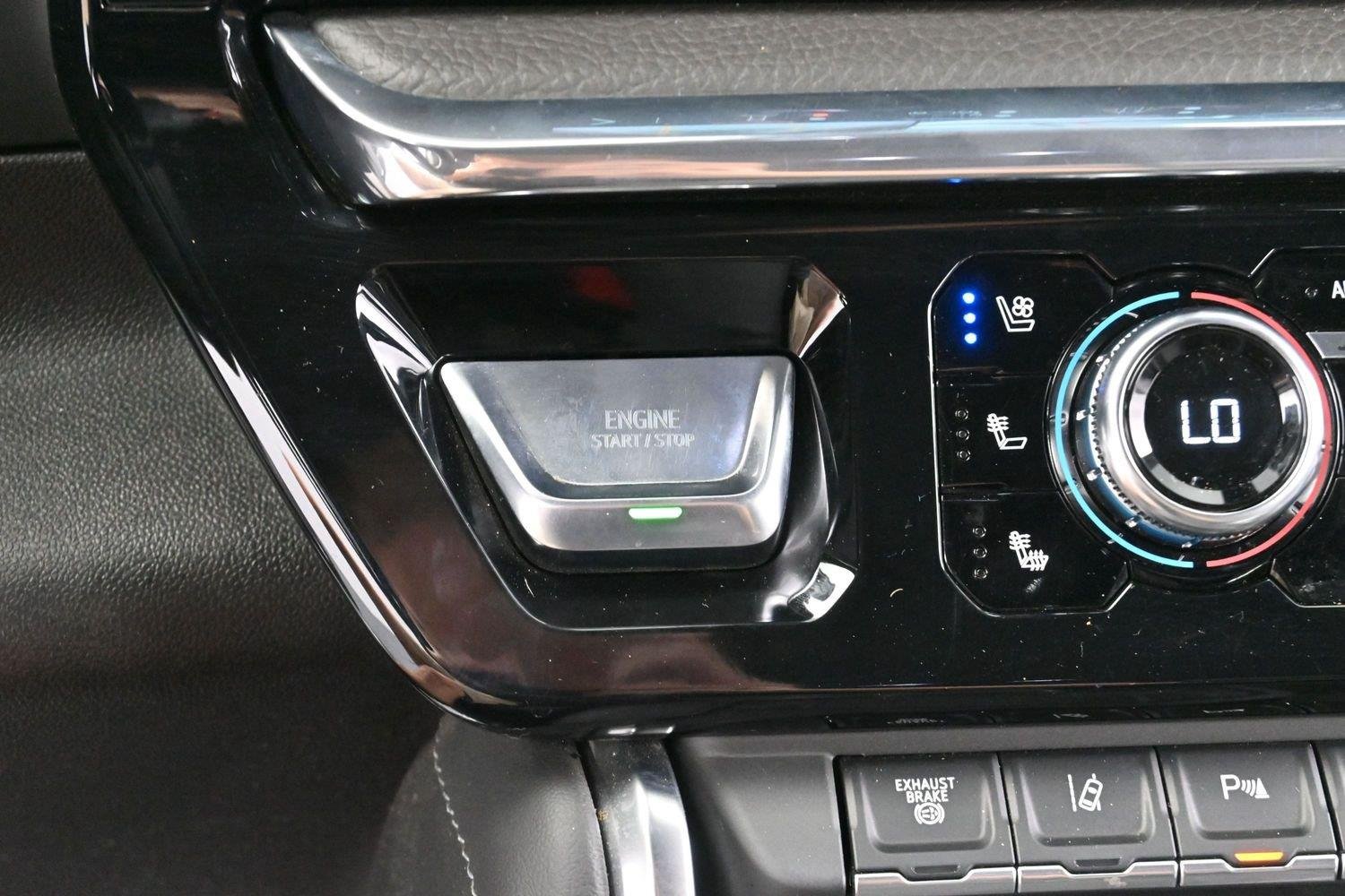 Used 2024 Onyx Black GMC Denali image 21