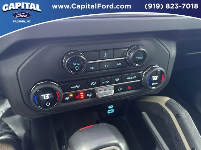 Used 2025 Gray Ford Badlands image 28