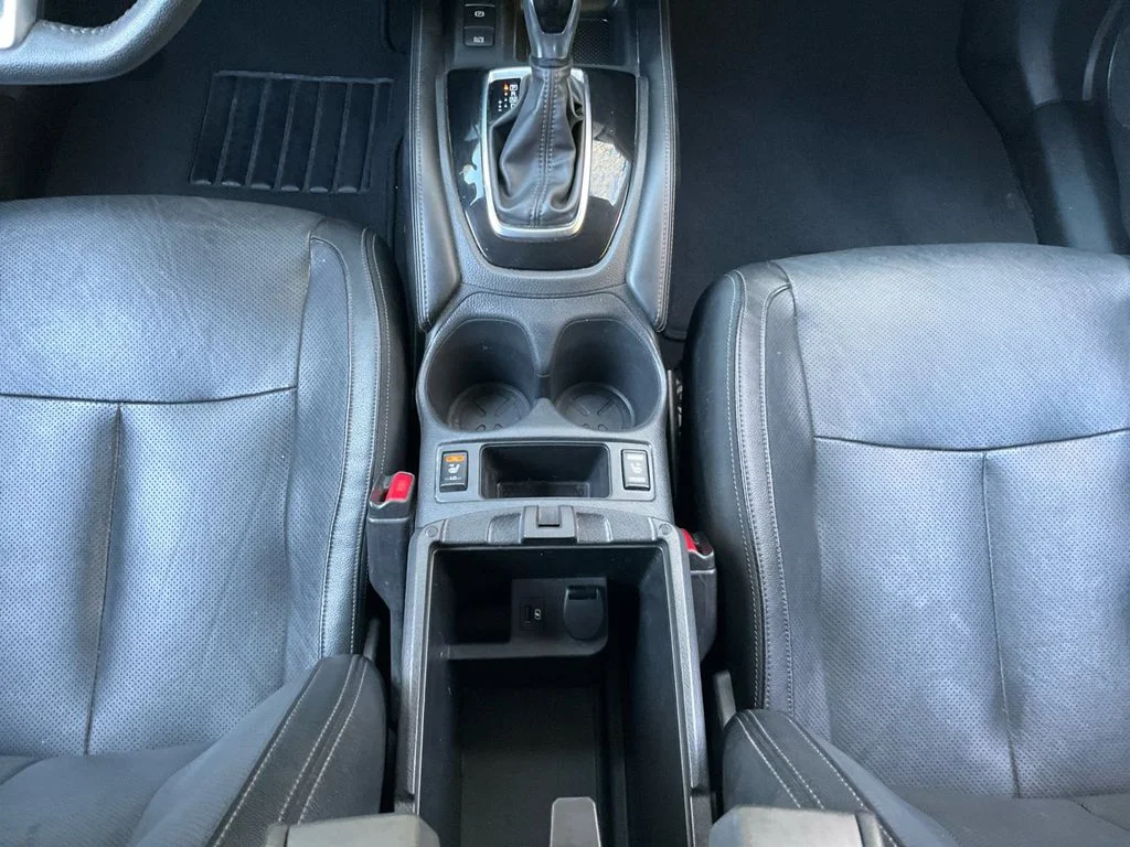 Used 2020 Black Nissan SL image 11