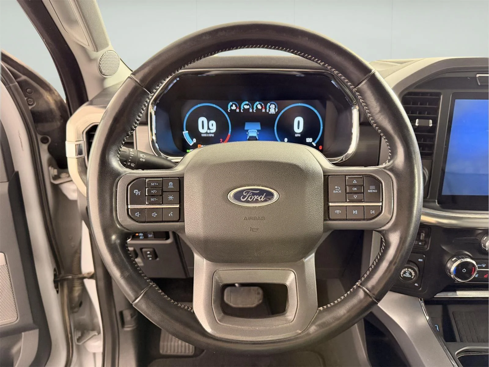 Used 2022 Space White Ford LARIAT image 27