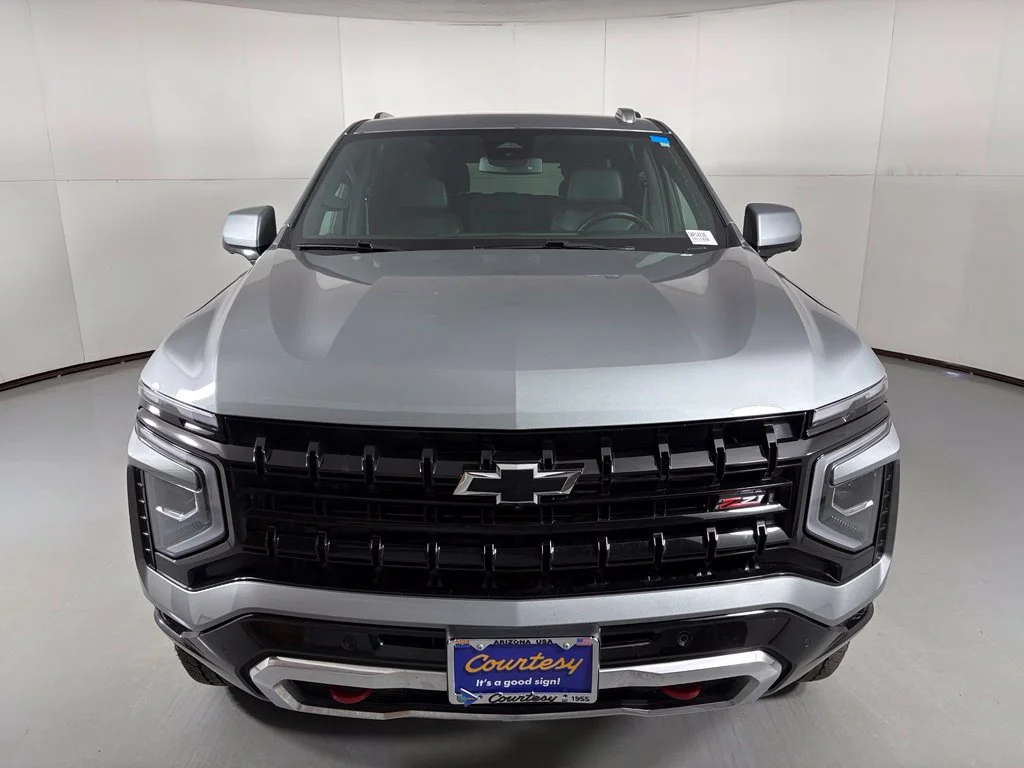 Used 2025 Gray Chevrolet Z71 image 4