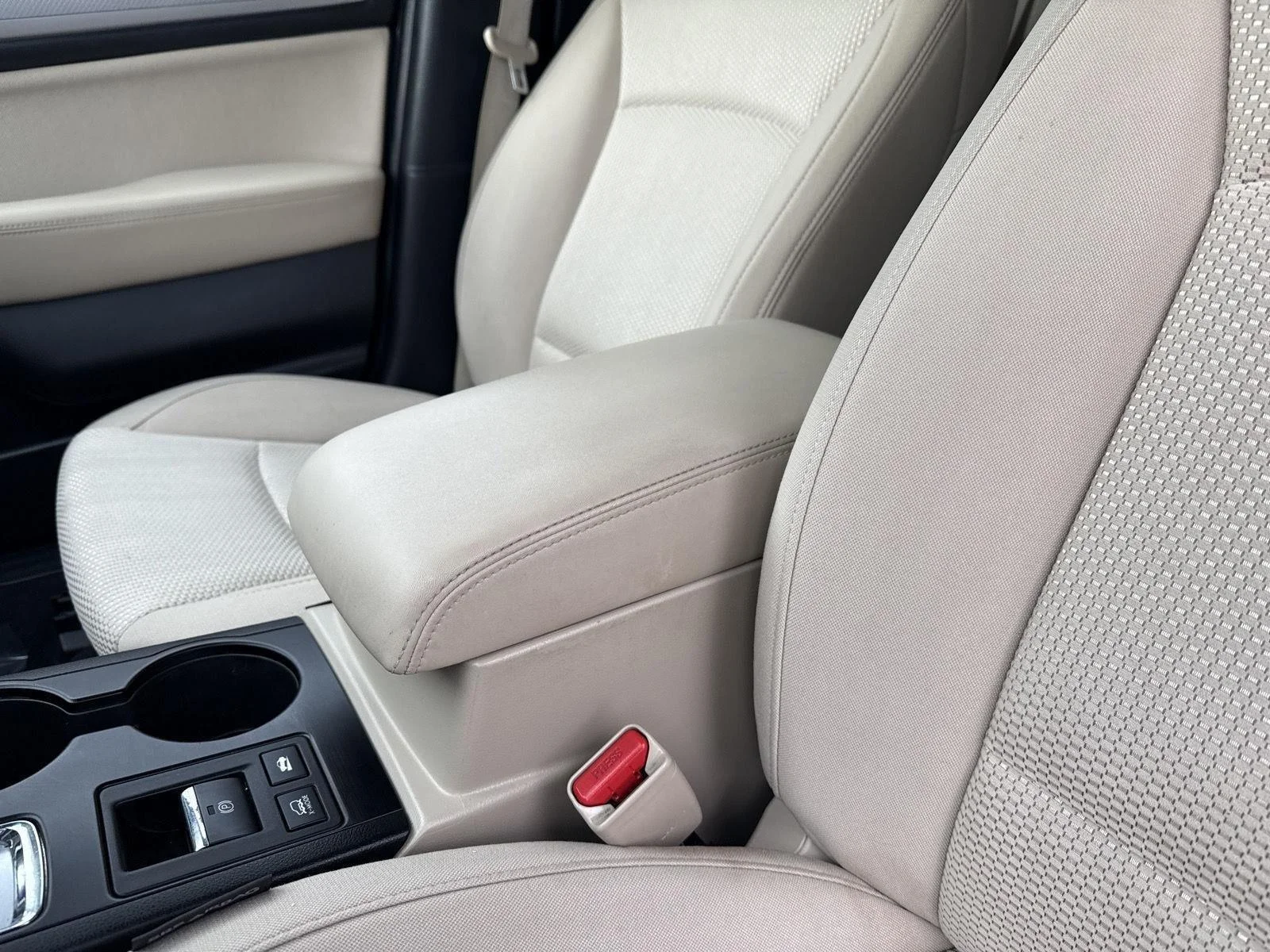 Used 2017 Venetian Red Pearl Subaru Premium image 26