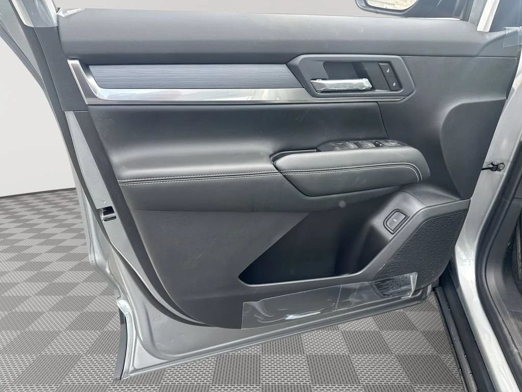 New 2027 Sterling Metallic GMC AWD Elevation image 22