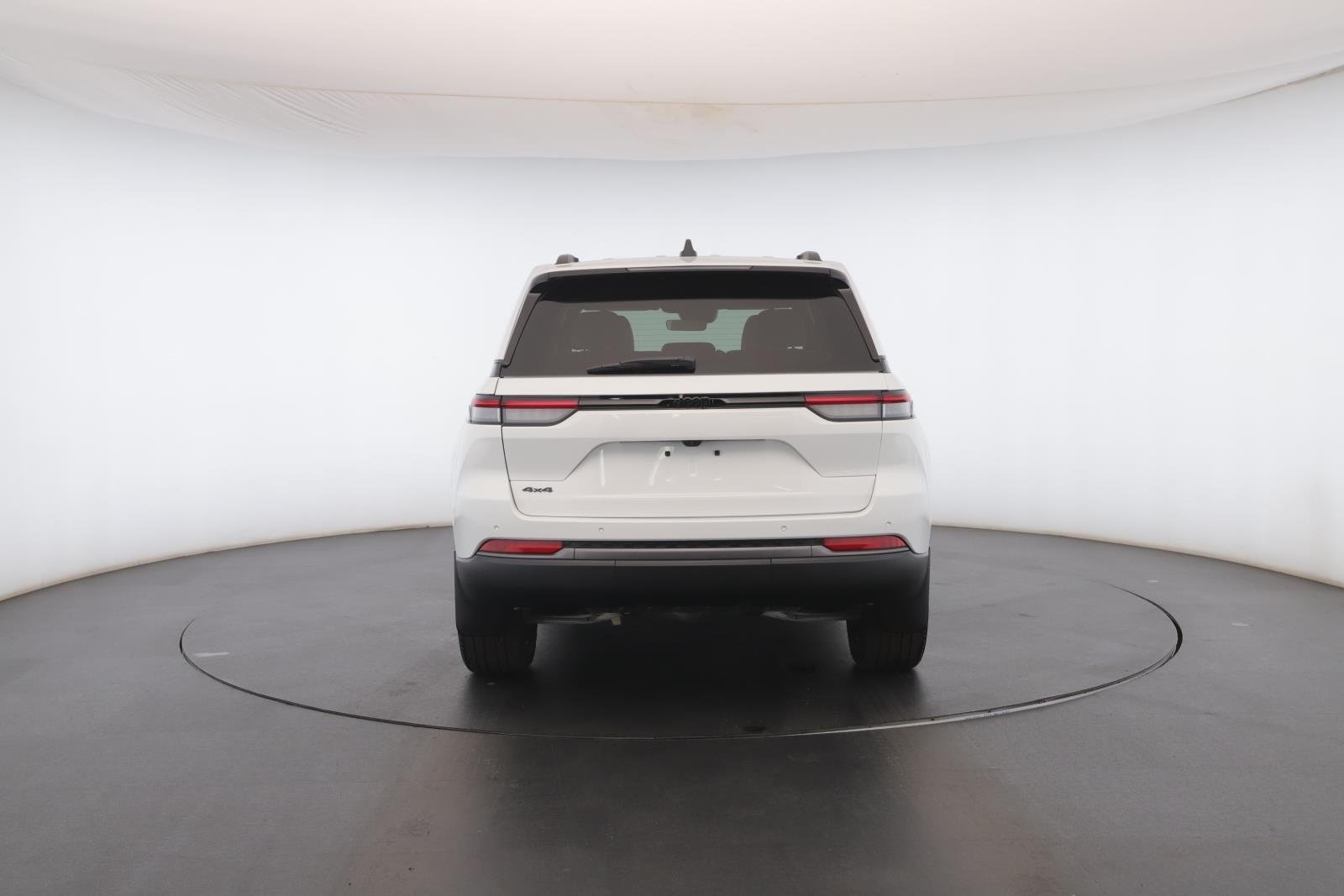 New 2026 Bright White Clear-Coat Exterior Paint Jeep  image 18