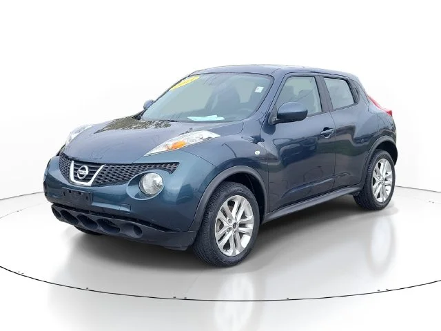 Used 2014 Blue Nissan S image 3