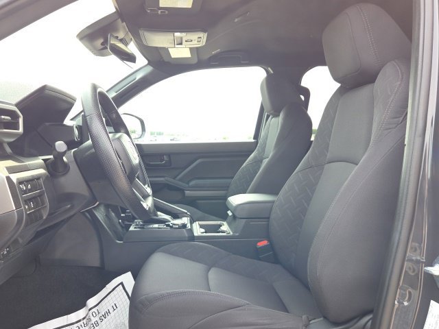 Used 2025  Toyota SR5 image 9