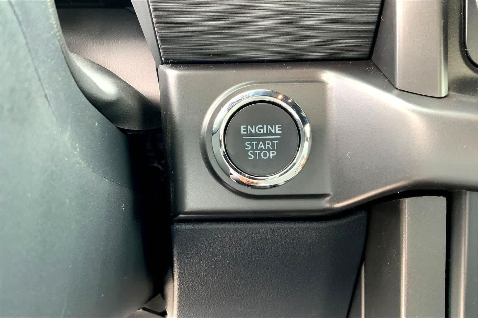 New 2026 M7/CARBONIZED G Ford Tremor image 17