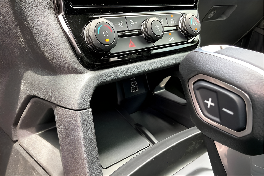 New 2026 Avalanche Ford XLT image 15