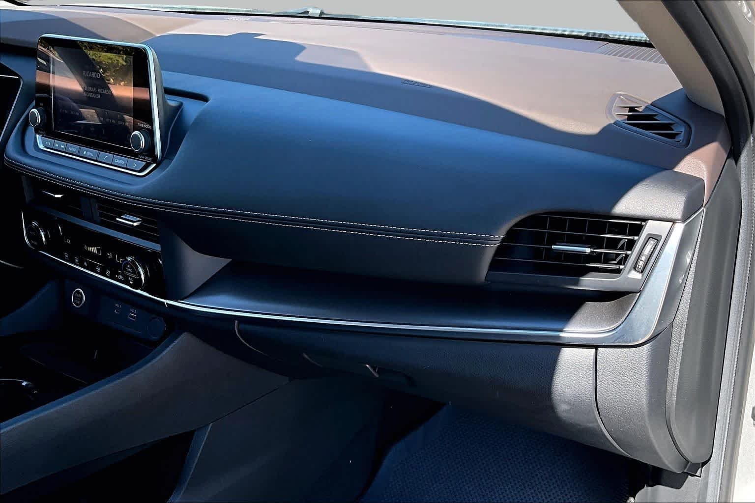 Used 2023 Brilliant Silver Metallic Nissan SV image 18