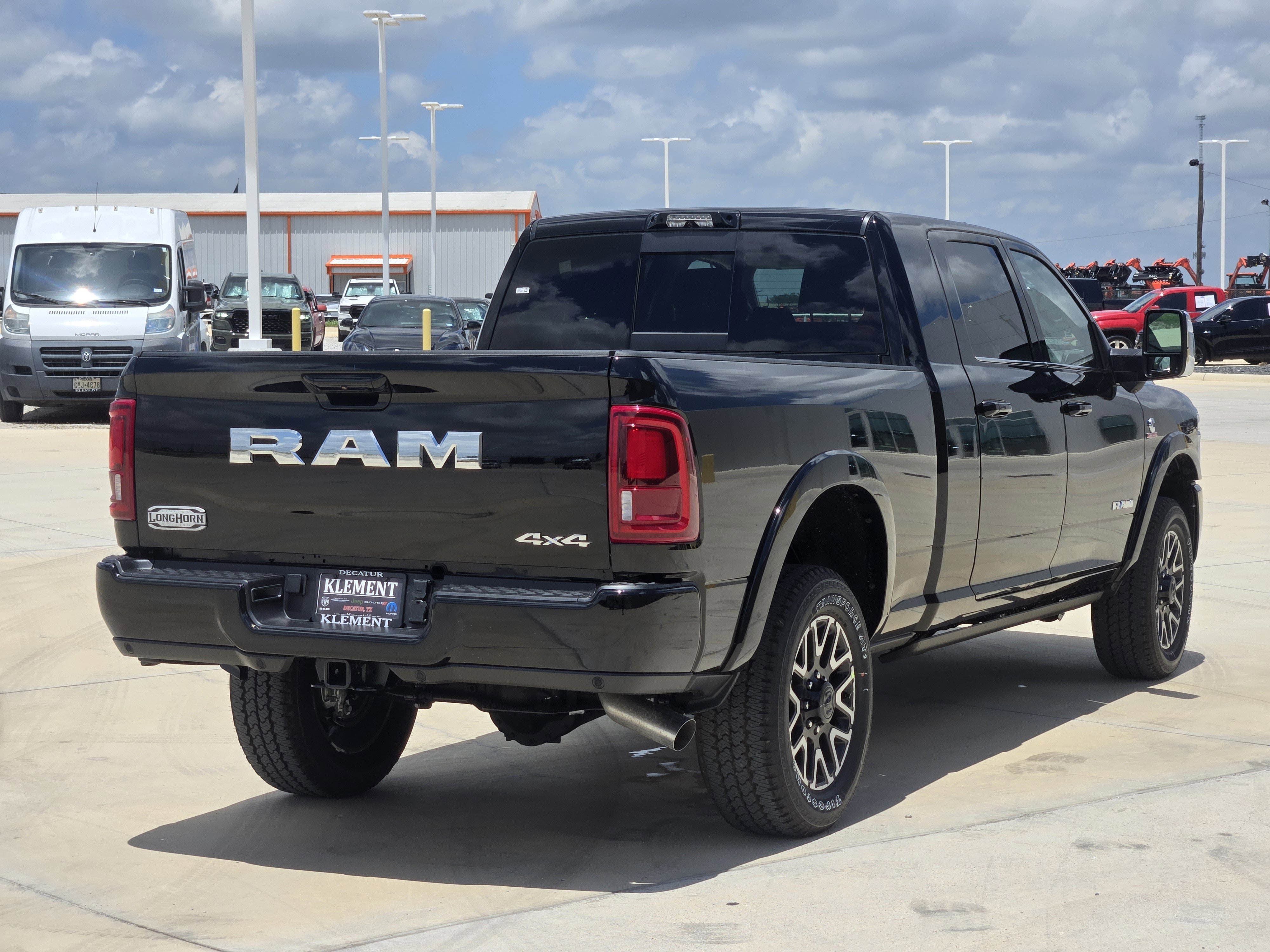 New 2026 Diamond Black Crystal Pearl-Coat Exterior Paint RAM Longhorn image 5