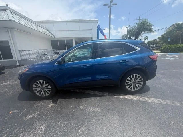 Used 2022 Blue Ford Titanium image 5