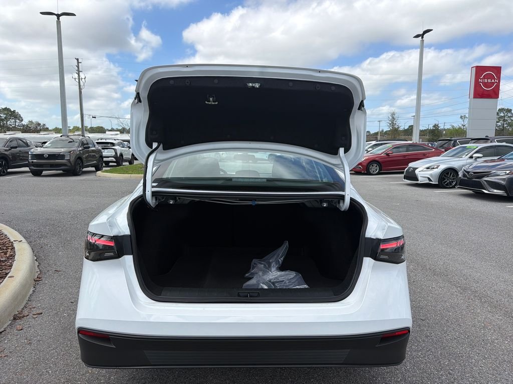 New 2026 Nissan Sentra SV 4D Sedan