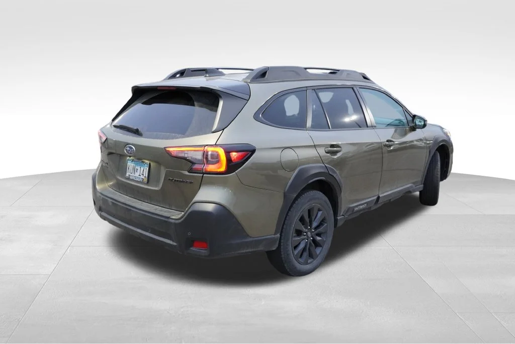 Used 2024 Autumn Green Metallic Subaru Onyx Edition image 3