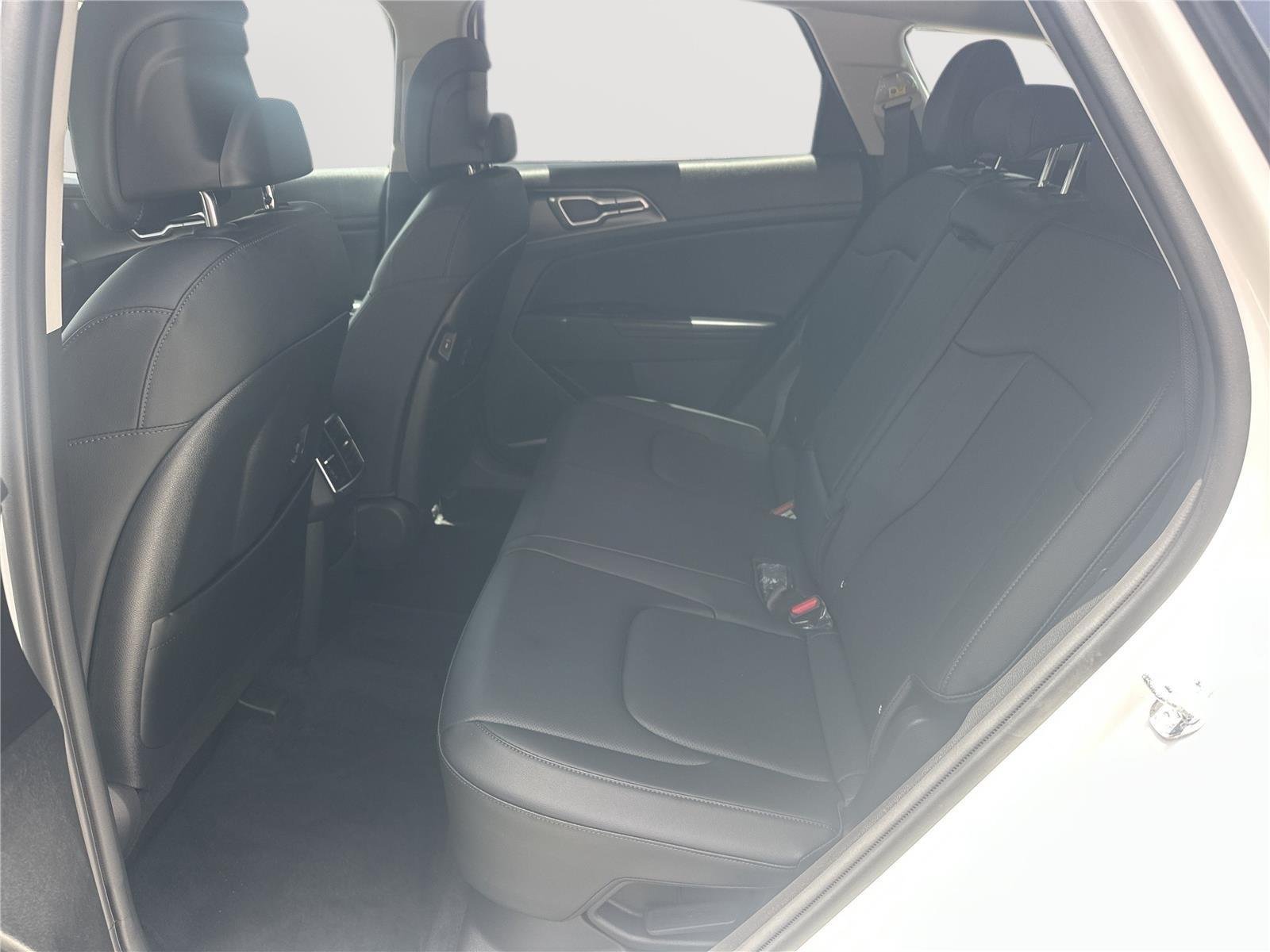 Certified Used 2023 Snow White Pearl Kia EX image 19