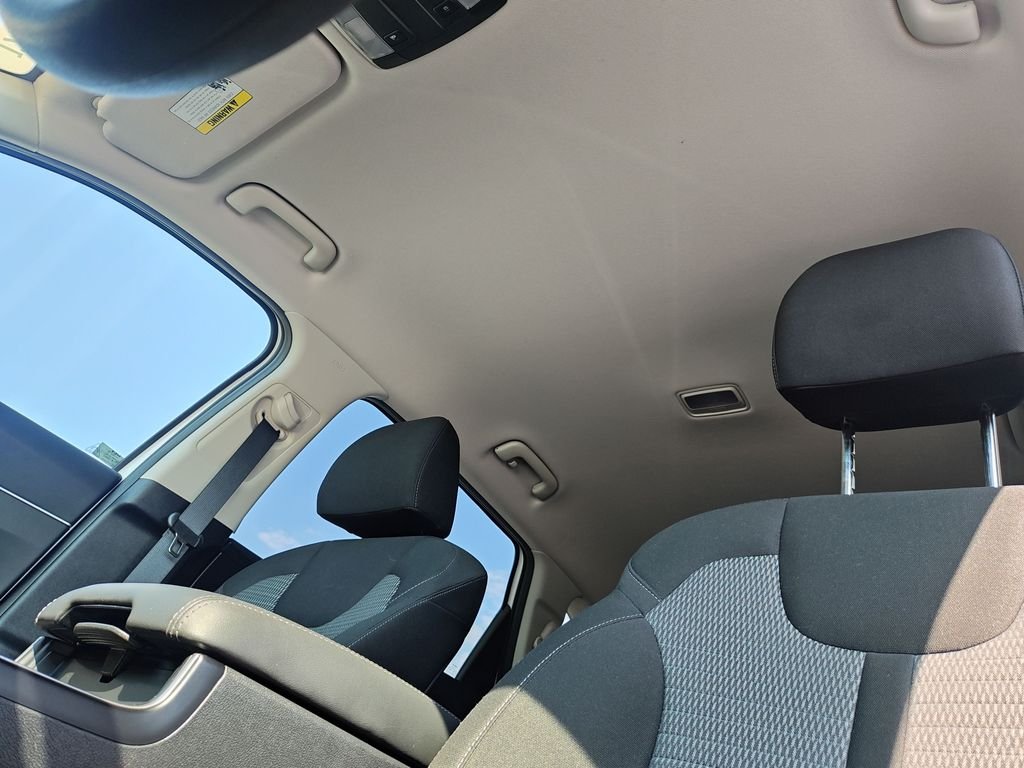 Used 2025 White Kia LX image 23