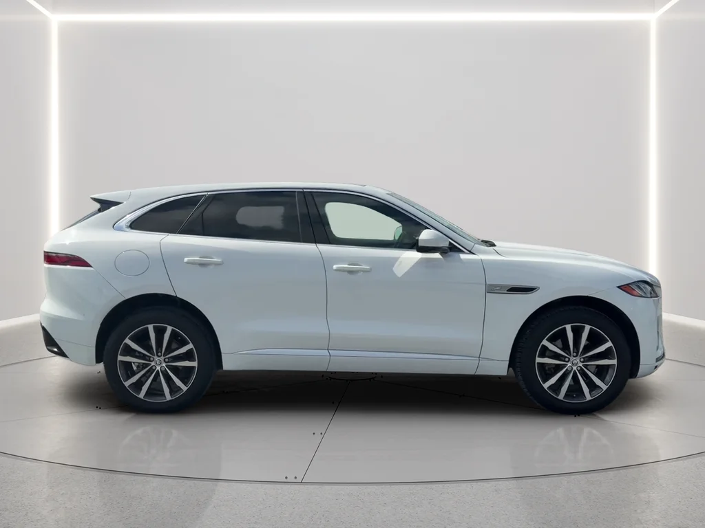 Used 2025 White Jaguar P250 R-Dynamic S image 4