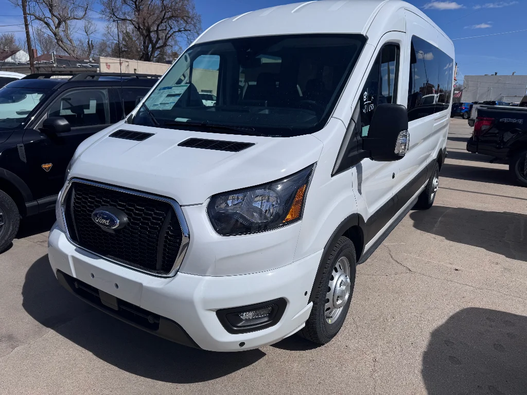 Used 2025 OXFORD WHITE Ford XLT image 1