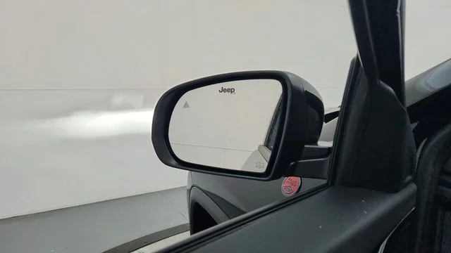 New 2026 Diamond Black Crystal Pearl-Coat Exterior Paint Jeep Trailhawk image 18