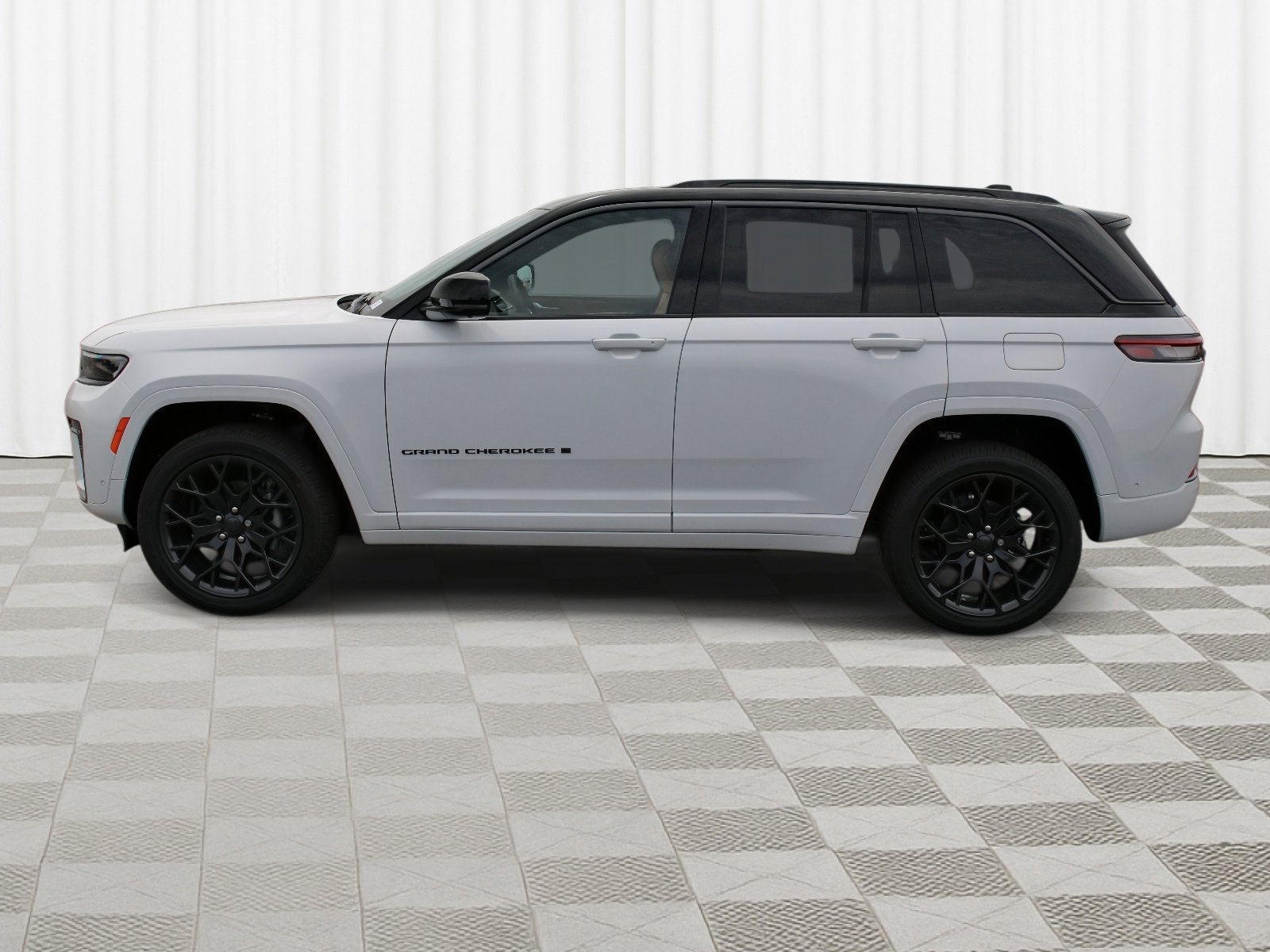 New 2026 Bright White Clear-Coat Exterior Paint Jeep Summit image 39