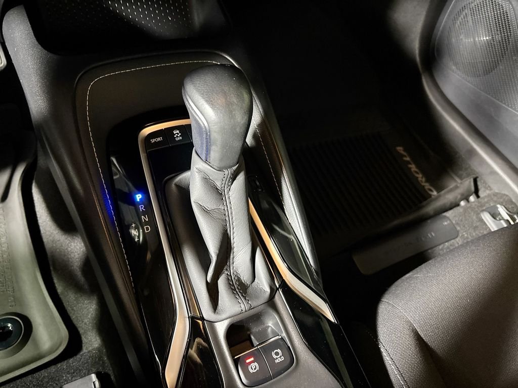 Used 2022 Midnight Black Metallic Toyota SE image 17