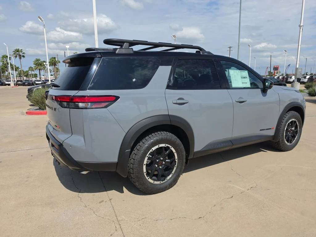 New 2026 Boulder Gray Pearl / Super Black Two-tone Nissan Rock Creek® image 6
