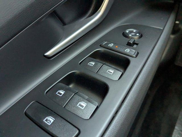2025 Hyundai Elantra SEL - Photo 42