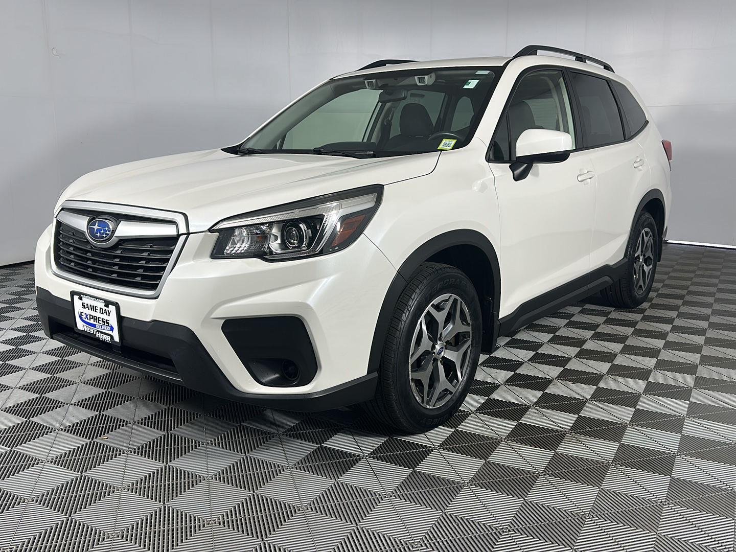 Used 2020 Crystal White Pearl Subaru Premium image 3