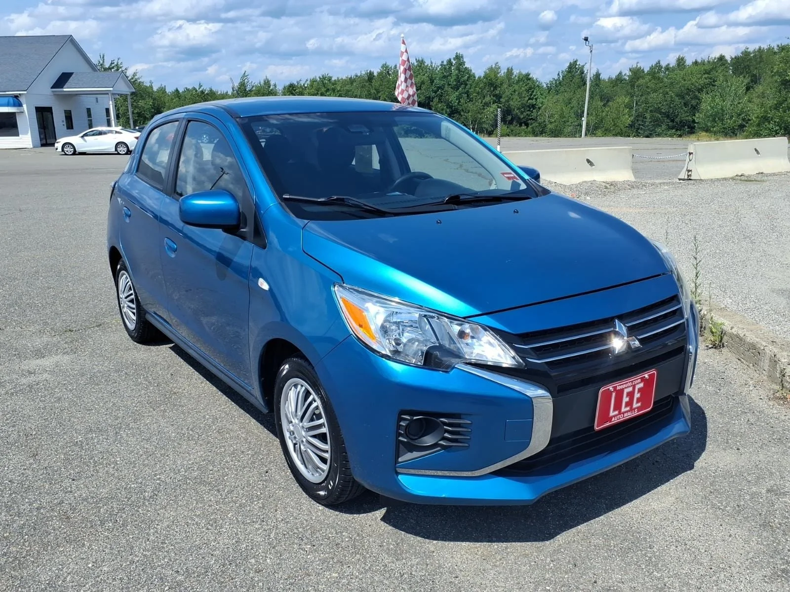 Used 2021 Sapphire Blue Mitsubishi ES image 3