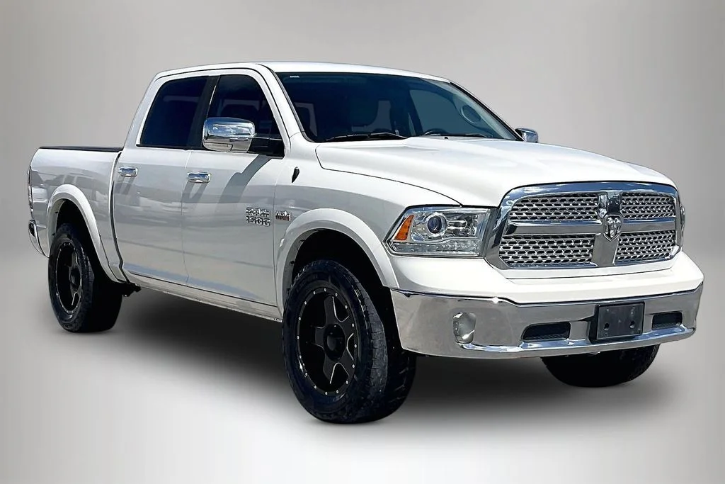 2017 RAM 1500 Laramie 4x4 Crew Cab 5'7's photo