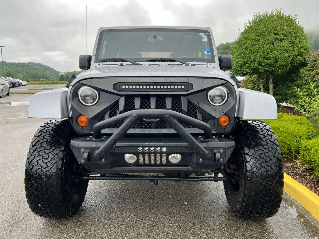 Used 2013 Billet Silver Metallic Jeep Unlimited Sahara image 13