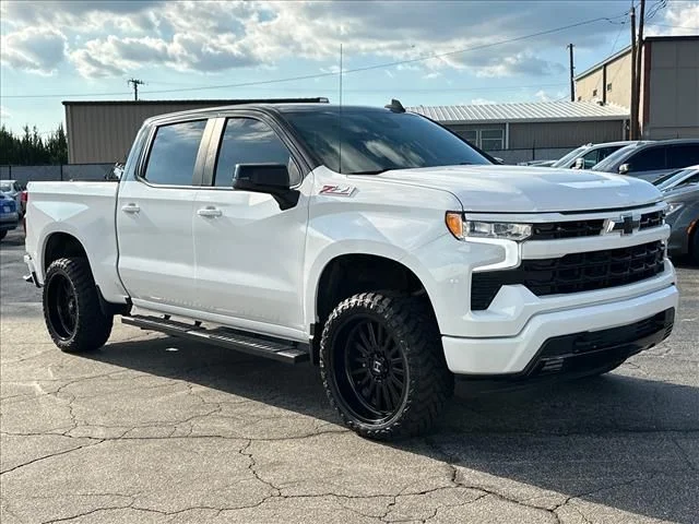 Used 2024 White Chevrolet RST image 2