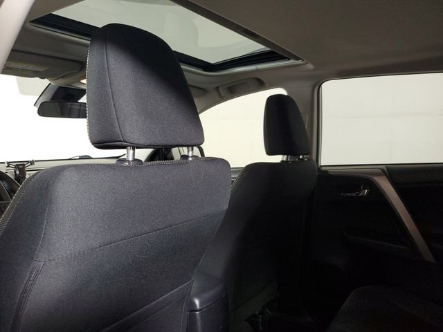Used 2017 White Toyota XLE image 14