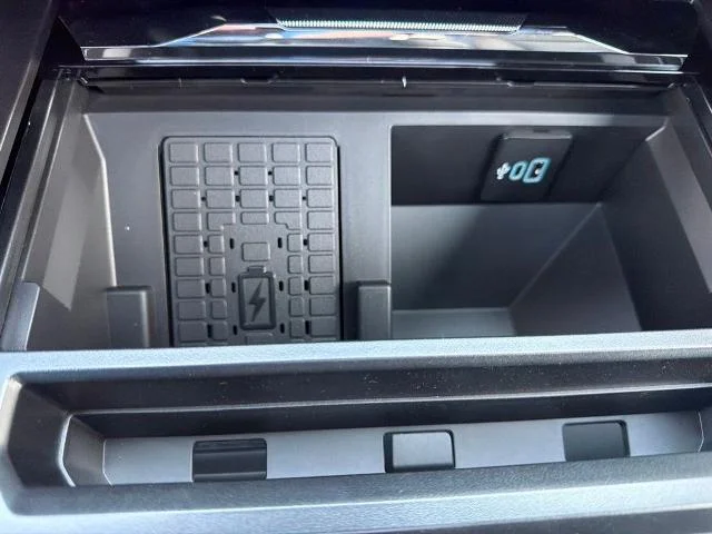 New 2027 Glacier Gray Metallic Tri-Coat Ford F-250® Lariat® image 56