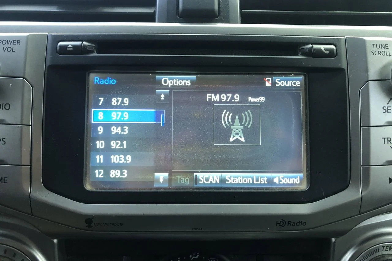 Used 2014 Nautical Blue Pearl Toyota SR5 image 23
