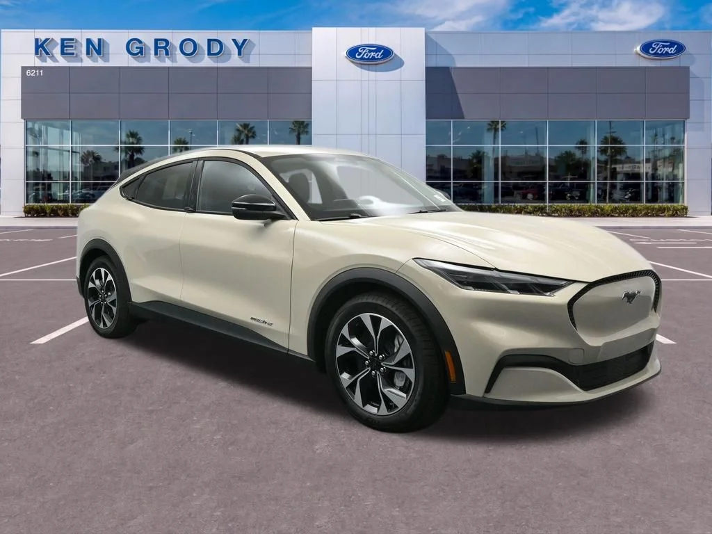 New 2026 Desert Sand Ford Select image 1